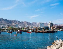 Lais Puzzle - Bunte hölzerne Fischerboote im Hafen von Antofagasta - 40 Teile