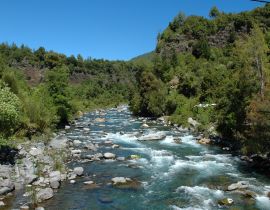 Lais Puzzle - Radal Siete Tazas Nationalpark Curicó Chile: Wasserfälle, Naturwald, Naturfluss, klares Wasser, Urwald - 40 Teile