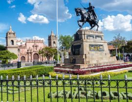Lais Puzzle - Plaza de Armas in Ayacucho, Peru - 40 Teile