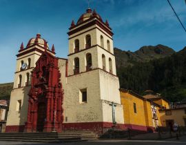 Lais Puzzle - Kolonialkirche auf der Plaza de Armas der Stadt Huancavelica, Peru - 40 Teile