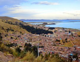 Lais Puzzle - Panoramablick auf die Stadt Puno am Titicaca, Peru - 40 Teile