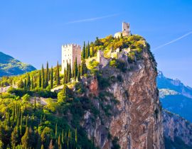 Lais Puzzle - Arco-Burg auf hohem Felsen - 40 Teile