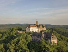 Lais Puzzle - Luftaufnahme der Wartburg in der Nähe der Stadt Eisenach - 40 Teile