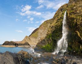 Lais Puzzle - Wasserfall am Tresaith Beach, Cardigan Bay, Wales - 40 Teile
