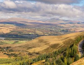 Lais Puzzle - Blick über die walisische Landschaft und die Wolken von der A4061 bei Aberdare in Rhondda Cynon Taf, Mid Glamorgan, Wales, UK - 40 Teile