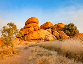 Lais Puzzle - Karlu Karlu, auch bekannt als The Devil's Marbles, ist ein beliebtes Ziel für Reisende im australischen Outback. Die Devil's Marbles befinden sich im Red Centre des Northern Territory, Australien - 40 Teile