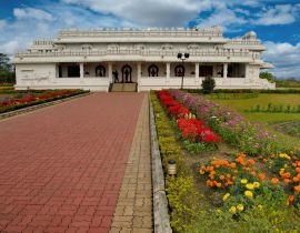 Lais Puzzle - Ostindien, Bundesstaat Assam, der Tempel von Tirupati Balaji Mandir ist zehn Kilometer von der Stadt Guwahati, Indien - 40 Teile