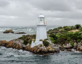 Lais Puzzle - Hells Gate Lighthouse an der Mündung des Macquarie Harbour an der Westküste von Tasmanien, Australien - 40 Teile