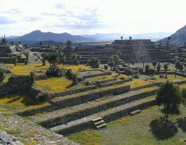 Lais Puzzle - Pyramide und alte Ruinen bei Cantona gegen bewölkten Himmel am sonnigen Tag, Mexiko - 40 Teile