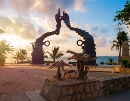 Lais Puzzle - Parque Fundadores bei Sonnenaufgang an der Playa del Carmen in Mexiko - 40 Teile