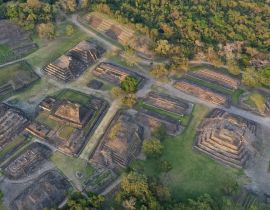 Lais Puzzle - Pyramiden El Tajín, eine alte Stadt in Veracruz Mexiko ist eine schöne archäologische Stätte der UNESCO. Religiöse Tempel, Pyramiden und die Stadt diente dem Stamm der Totonacas - 40 Teile