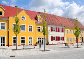 Lais Puzzle - Jüterbog, Sanierte Häuserzeile - 100, 200, 500 & 1.000 Teile