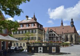Lais Puzzle - Brunnen i.d. Altstadt von Feuchtwangen - 1.000 Teile