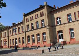 Lais Puzzle - Bahnhofsgebäude in Müncheberg (ehem. Preuß. Ostbahn) - 100, 200, 500 & 1.000 Teile