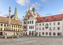 Lais Puzzle - Building of Town Hall in Freising, Germany - 100, 200, 500 & 1.000 Teile