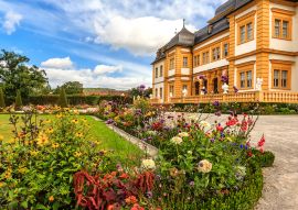 Lais Puzzle - Schloss Veitshöchheim (gebaut 1682 ) im Maintal bei Würzburg, bekannt durch seinen Rokokogarten - 100, 200, 500 & 1.000 Teile
