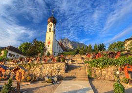 Lais Puzzle - Dorf Grainau und Zugspitze in Deutschland, Garmisch-Partenkirchen, Deutschland - 100, 200, 500 & 1.000 Teile
