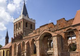 Lais Puzzle - Blick auf die mittelalterliche Kirche von Lieberose - 100, 200, 500 & 1.000 Teile