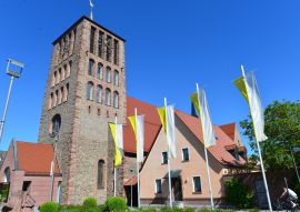 Lais Puzzle - kath. Kirche Sankt Laurentius in Kleinostheim im Landkreis Aschaffenburg - 100, 200, 500 & 1.000 Teile