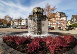 Lais Puzzle - Brunnen am Marktplatz in Haiger - 100, 200, 500 & 1.000 Teile