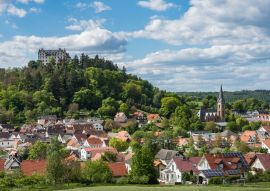 Lais Puzzle - Blick auf Schloss Lichtenberg im malerischen Fischbachtal im Odenwald, Hessen, Deutschland - 500 & 1.000 Teile