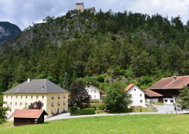 Lais Puzzle - Kronburg zwischen Zams und Schönwies im Tiroler Bezirk Landeck - 100, 200, 500 & 1.000 Teile