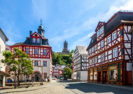Lais Puzzle - Altes Rathaus und Schlossberg, Dillenburg, Hessen, Deutschland - 100, 200, 500 & 1.000 Teile