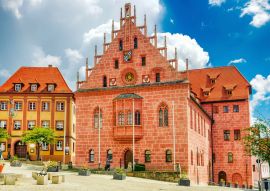 Lais Puzzle - Gotisches Rathaus von Sulzbach-Rosenberg in der Oberpfalz, Bayern - 100, 200, 500 & 1.000 Teile