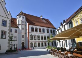 Lais Puzzle - Kirchplatz mit Rathaus, Weißenhorn - 100, 200, 500 & 1.000 Teile