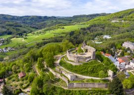 Lais Puzzle - Luftaufnahme der Burg Lindenfels, Mittelalterliche Stadt Lindenfels, Bergstraße, Hessen, Deutschland - 100, 200, 500 & 1.000 Teile