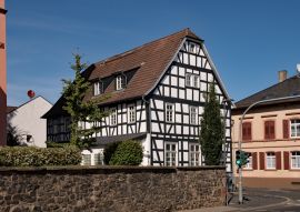 Lais Puzzle - Das alte Rathaus in Wöllstadt in der Wetterau in Hessen - 500 & 1.000 Teile
