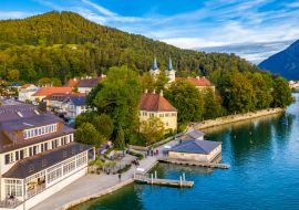 Lais Puzzle - Tegernsee, Deutschland. Der Tegernsee in Rottach-Egern (Bayern), Deutschland, nahe der österreichischen Grenze. Luftaufnahme des Tegernsees in den bayerischen Alpen. Bad Wiessee. Tegernsee in Bayern. - 1.000 Teile