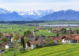 Lais Puzzle - Blick über Aidling zum Riegsee und ins Zugspitz-Massiv - 1.000 Teile