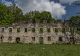 Lais Puzzle - Burgruine Neuberg im Dorf Podhradi in Westböhmen - 100, 200, 500 & 1.000 Teile