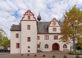Lais Puzzle - Altes Rathaus in Pfungstadt in Hessen, Deutschland - 100, 200, 500 & 1.000 Teile