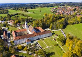 Lais Puzzle - Luftaufnahme des Klosters Dietramszell, Dietramszell, Tölzer Land, Oberbayern, Bayern, Deutschland - 1.000 Teile