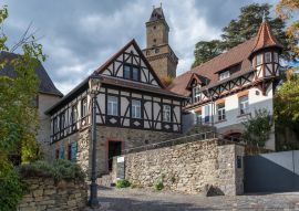 Lais Puzzle - Blick auf die mittelalterliche Burg Kronberg im Taunus, Hessen, Deutschland - 100, 200, 500 & 1.000 Teile