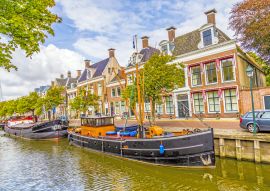 Lais Puzzle - Boote in einem Kanal in Harlingen - 100, 200, 500 & 1.000 Teile