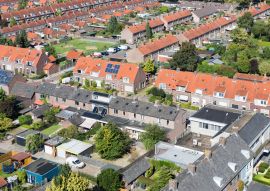Lais Puzzle - Luftaufnahme Einfamilienhäuser mit Hinterhöfen in Emmeloord, Die Niederlande - 100, 200, 500 & 1.000 Teile