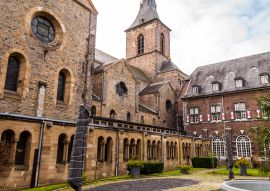 Lais Puzzle - Rolduc - Mittelalterliche Abtei in Kerkrade, Niederlande. Katholisches Priesterseminar - 100, 200, 500 & 1.000 Teile
