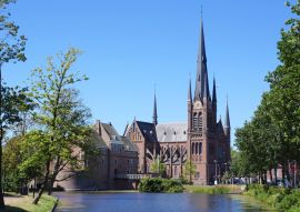 Lais Puzzle - Kirche und Schloss im Stadtzentrum von Woerden, Provinz Utrecht, Niederlande - 100, 200, 500 & 1.000 Teile