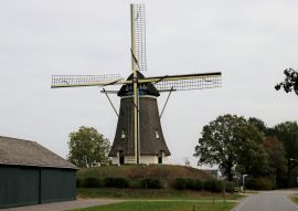Lais Puzzle - Windmühle namens de Duif in der Stadt Nunspeet in Gelderland, die Niederlande - 100, 200, 500 & 1.000 Teile