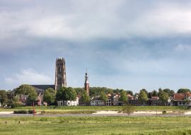 Lais Puzzle - Die niederländische Stadt Zaltbommel in der Nähe des Flusses Waal - 100, 200, 500 & 1.000 Teile