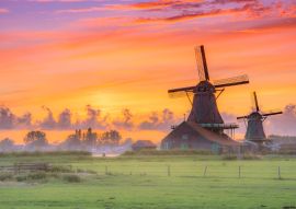 Lais Puzzle - Traditionelles Dorf mit holländischen Windmühlen und Fluss bei Sonnenuntergang, Holland, Niederlande - 100, 200, 500 & 1.000 Teile