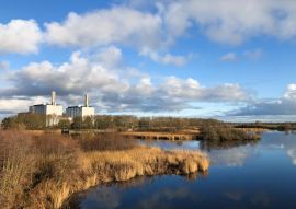 Lais Puzzle - Kraftwerk inmitten der Natur in Burgum, Friesland, Niederlande. Industrie versus Natur - 100, 200, 500 & 1.000 Teile