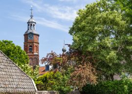 Lais Puzzle - Blick auf den Kirchturm der Sint Lambertuskerk in dem malerischen Städtchen Buren in der Betuwe - 100, 200, 500 & 1.000 Teile