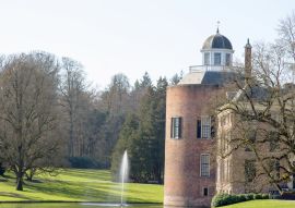 Lais Puzzle - Ein altes Schloss namens Rosendael mit einem Turm n Rozendaal in den Niederlanden - 100, 200, 500 & 1.000 Teile