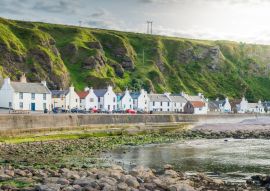 Lais Puzzle - Sonniger Nachmittag in Pennan, kleines Dorf in Aberdeenshire, Schottland - 100, 200, 500 & 1.000 Teile