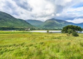 Lais Puzzle - Blick auf Loch Awe und Kilchurn Castle. Kilchurn Castle war der Stützpunkt des Clan Campbell im 15. Jahrhundert, Argyll, Schottland, Großbritannien - 100, 200, 500 & 1.000 Teile