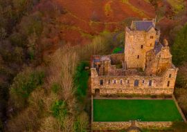 Lais Puzzle - Luftaufnahme der mittelalterlichen Ruine Castle Campbell in Glen Dollar, Clackmannanshire, Schottland - 100, 200, 500 & 1.000 Teile
